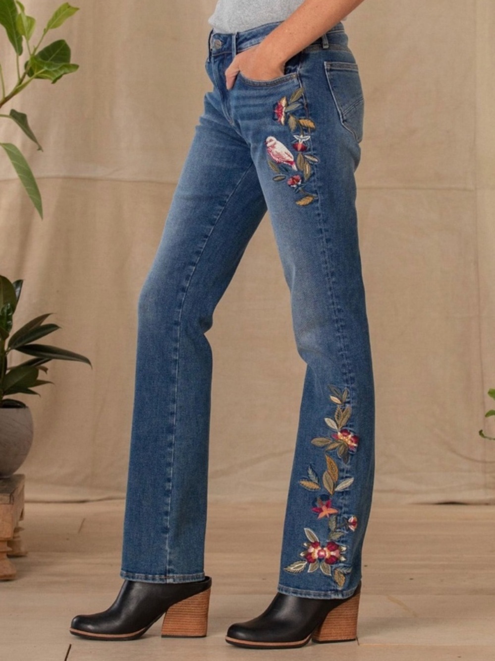 Driftwood Kelly Bootcut Jeans Floral Embroidered Denim Boho Western Size 30